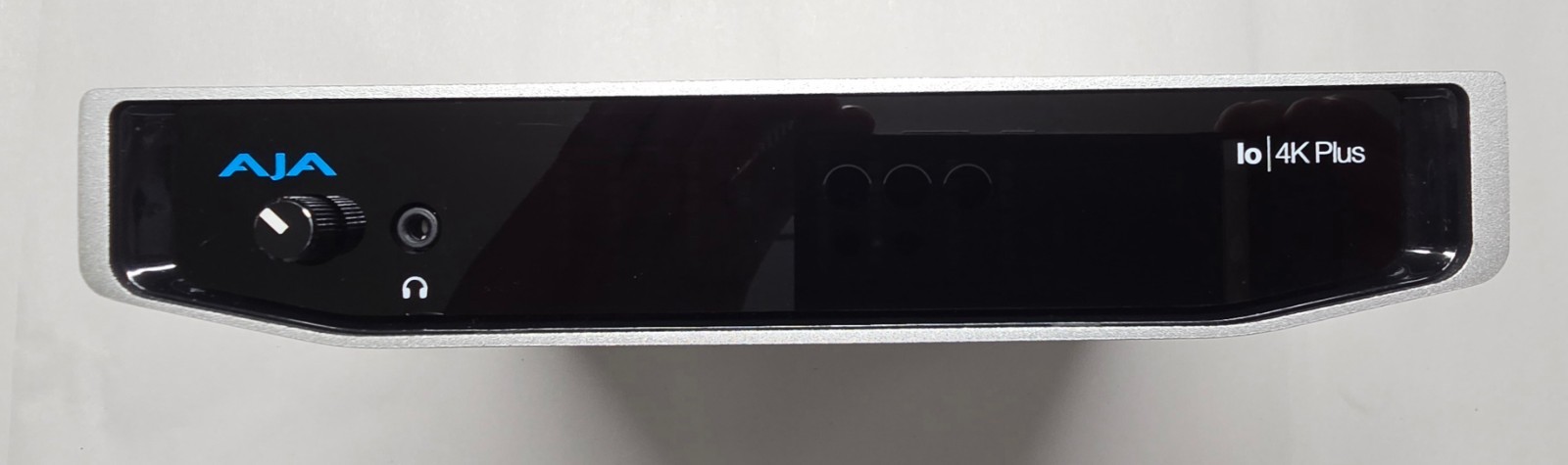 AJA IO 4K PLUS THUNDERBOLT 3 Kit With Box