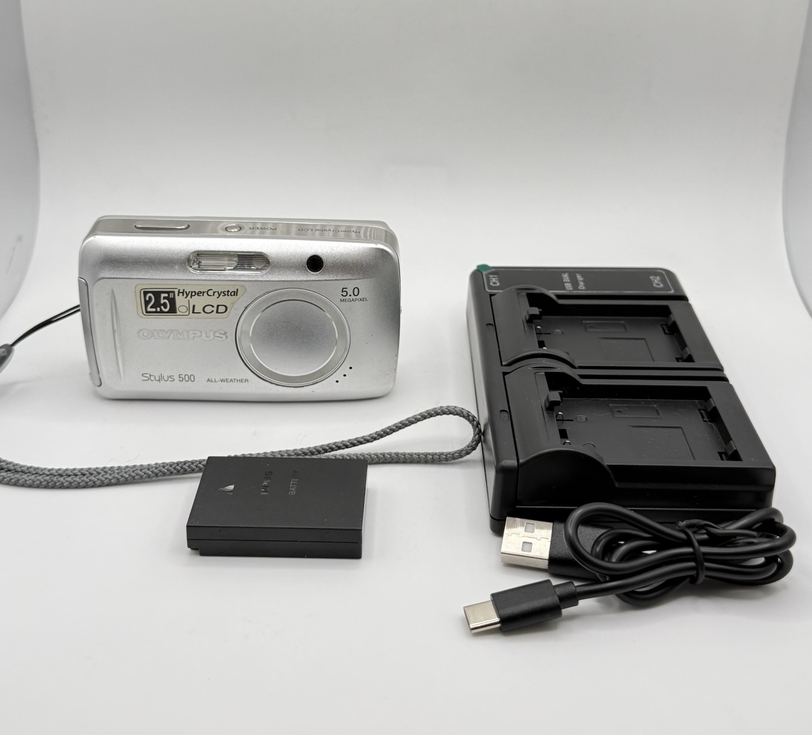 Olympus Stylus 500 – 5.0mp All Weather Digital Camera W Battery & Charger TESTED