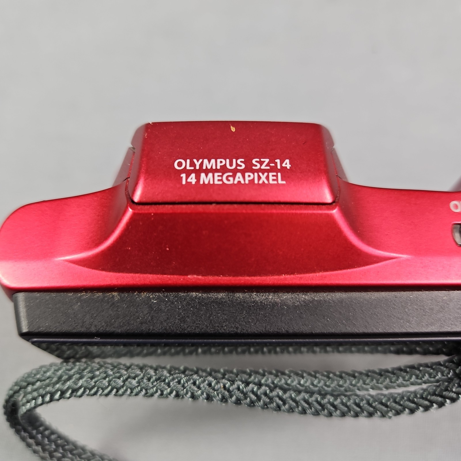 Olympus SZ-14 14MP Digital Camera 24x Zoom Red with Batteries No Charger TESTED