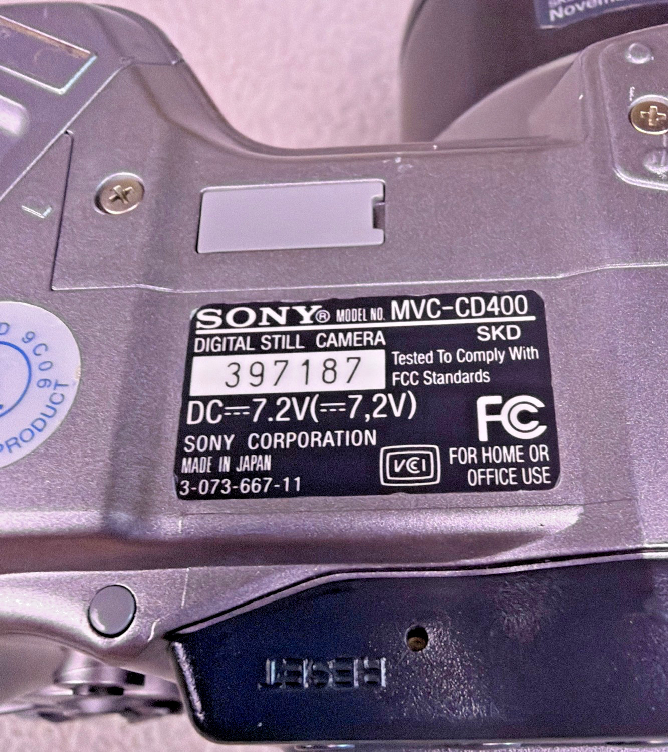 Sony Mavica MVC-CD400 4.0MP CD Digital Camera Black Silver & Cd’s New Battery