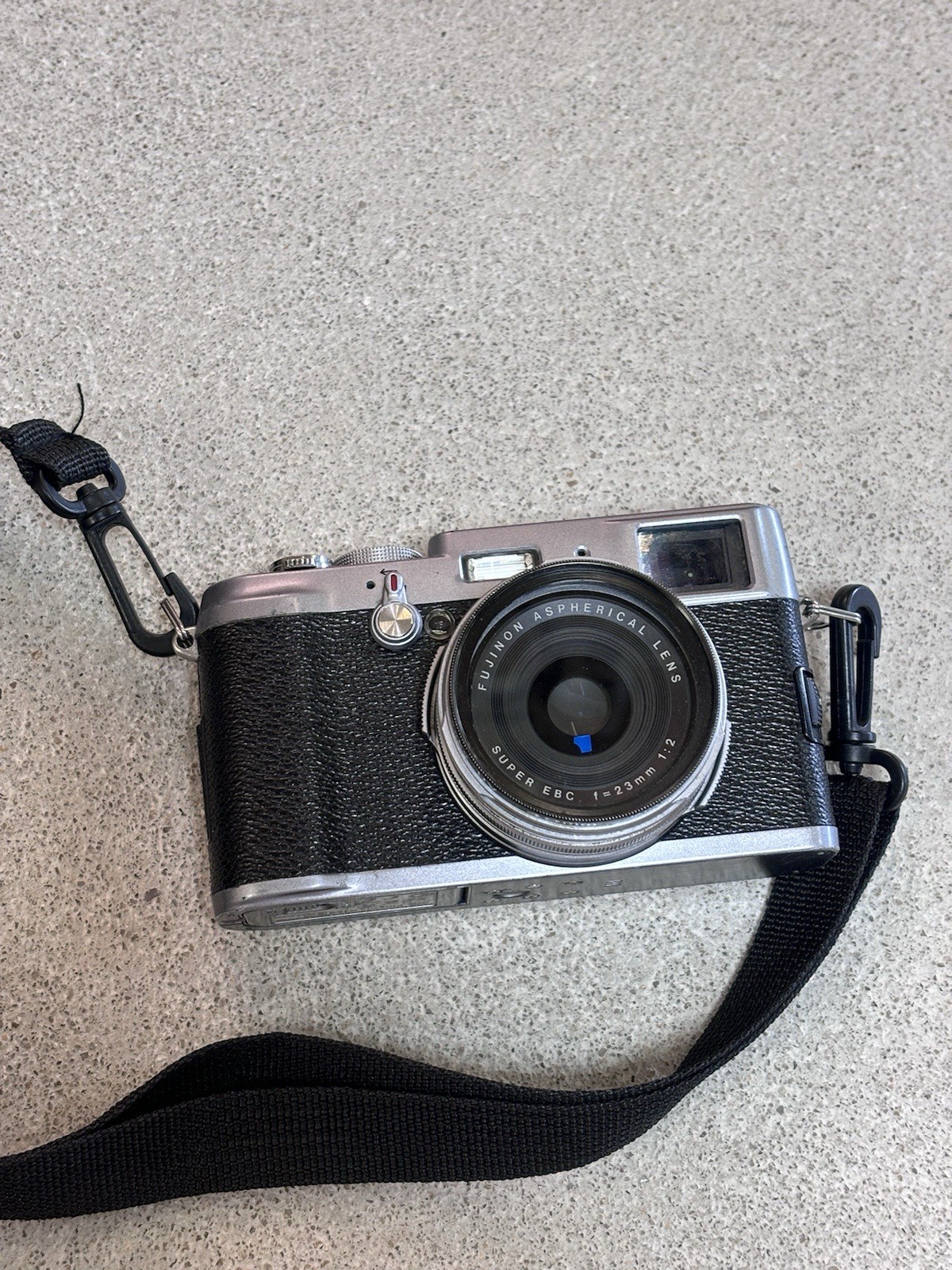 Fujifilm X100 12MP Compact Camera f/2 Silver/Black w Battery