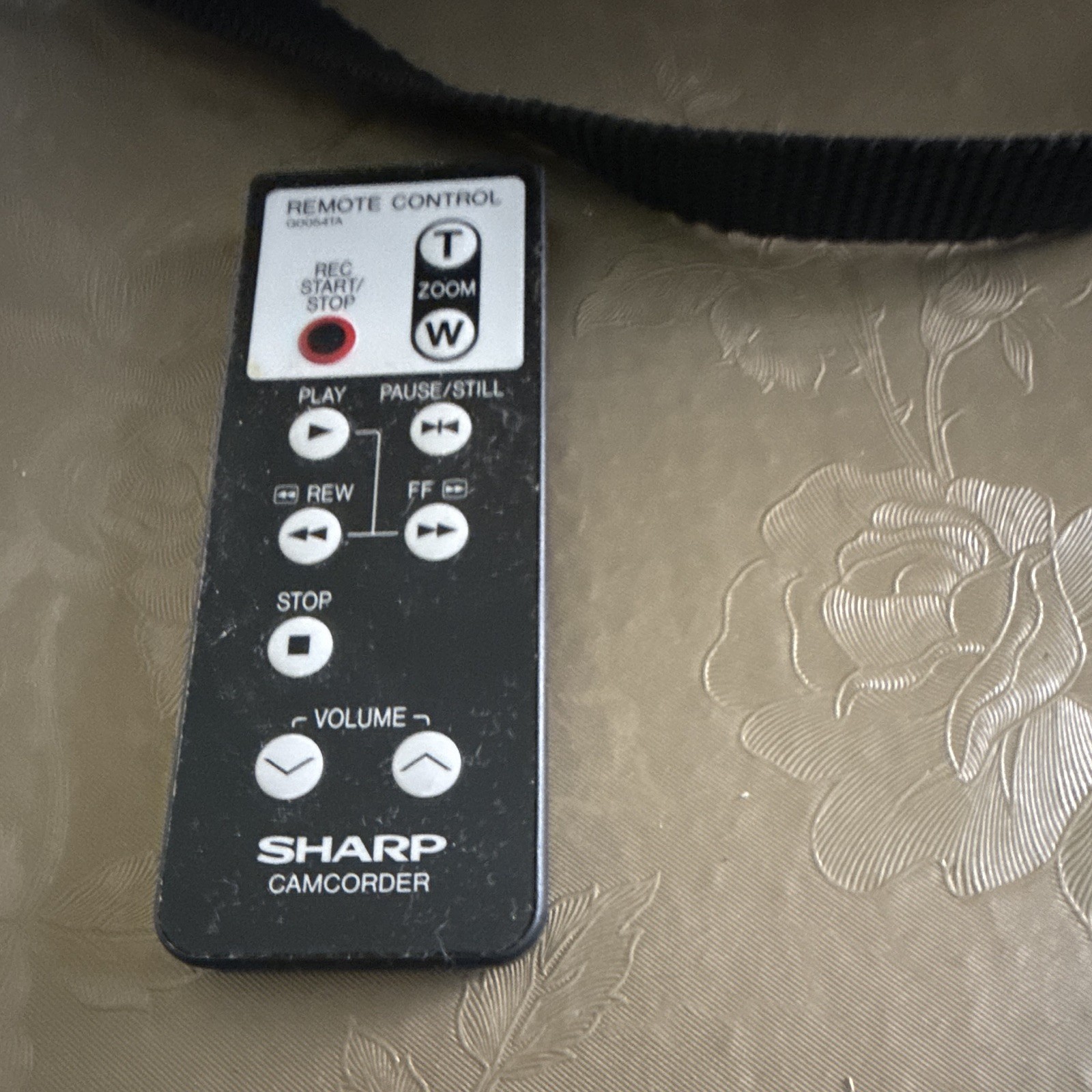 Sharp Viewcam VL-E760 8mm SD Handheld Camcorder 16x/400x 3″ LCD S-Video