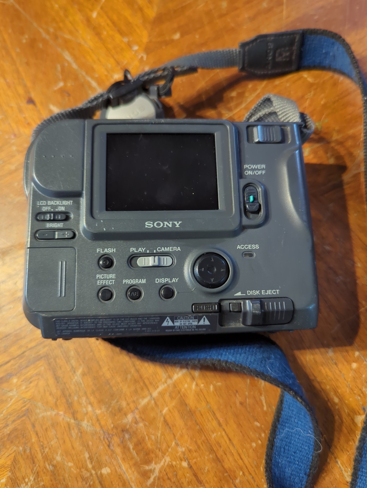 Sony Digital Camera Mavica MVC-FD73 0.4MP 10X Optical Zoom Floppy Disk UNTESTED