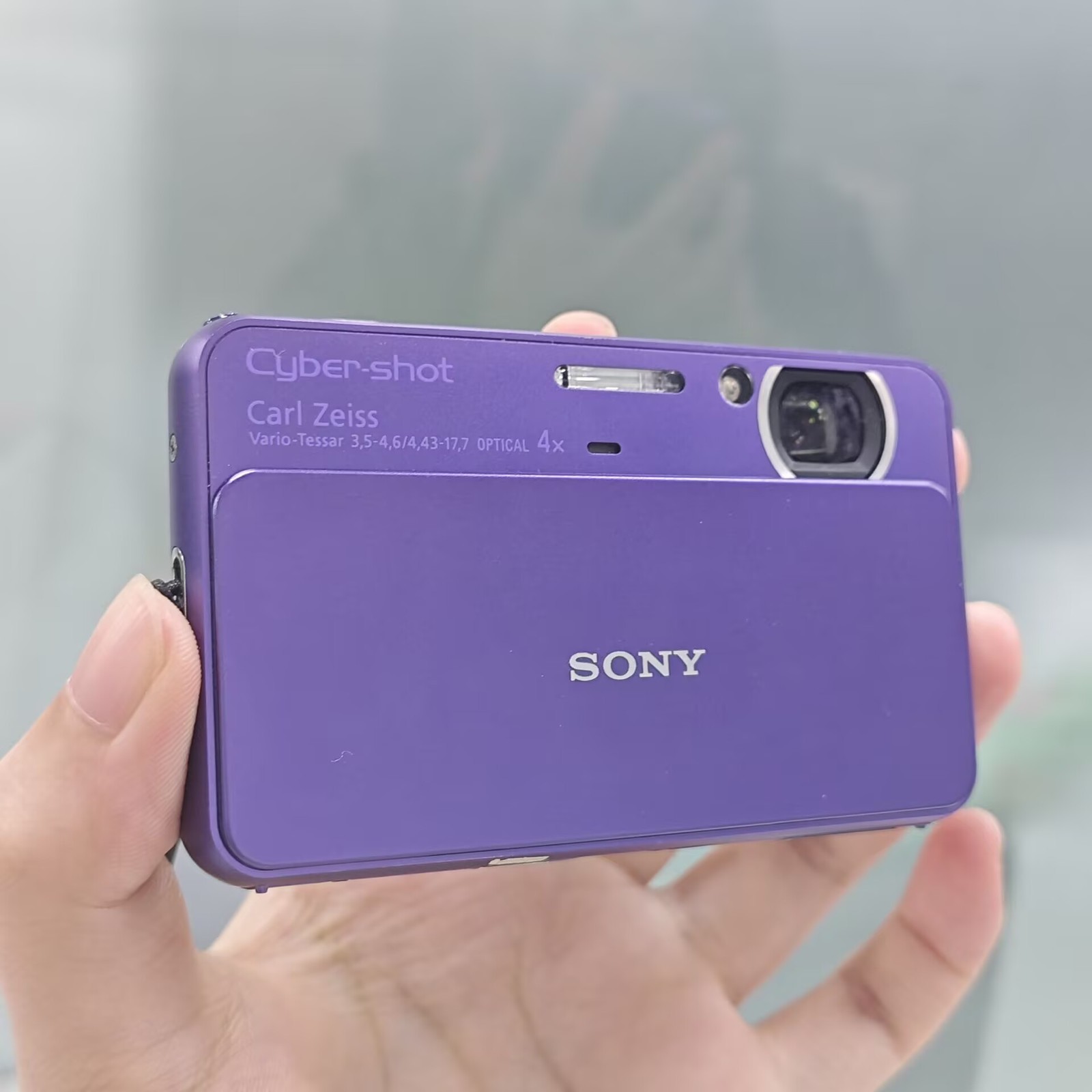 SONY Cyber Shot DSC-T99 14.1MP CCD Vintage Digital Camera 4x Zoom With Charger