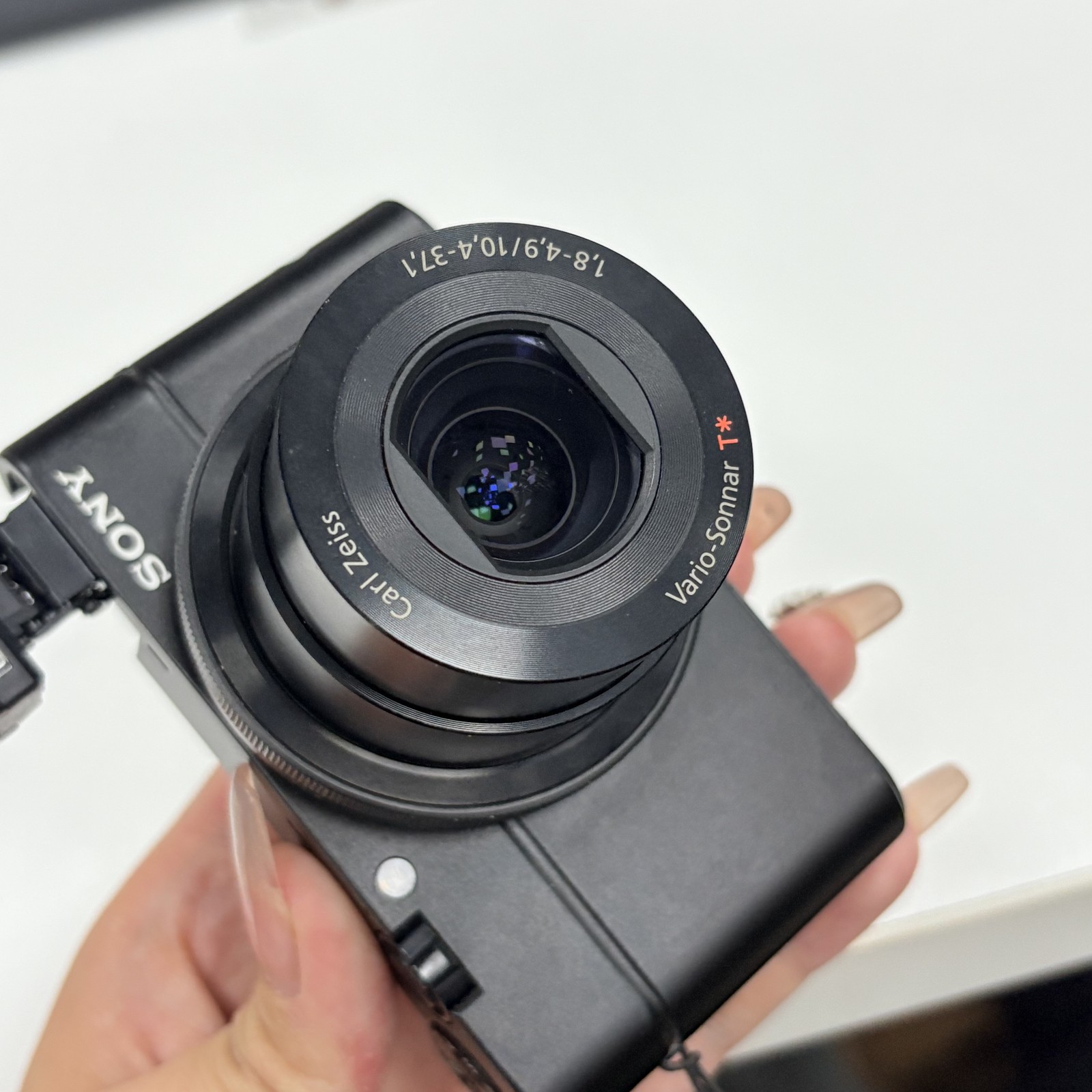 95%NEW-Sony RX100 20.2 MP 3.6 x Compact Digital Camera w/Charger & Card&Battery