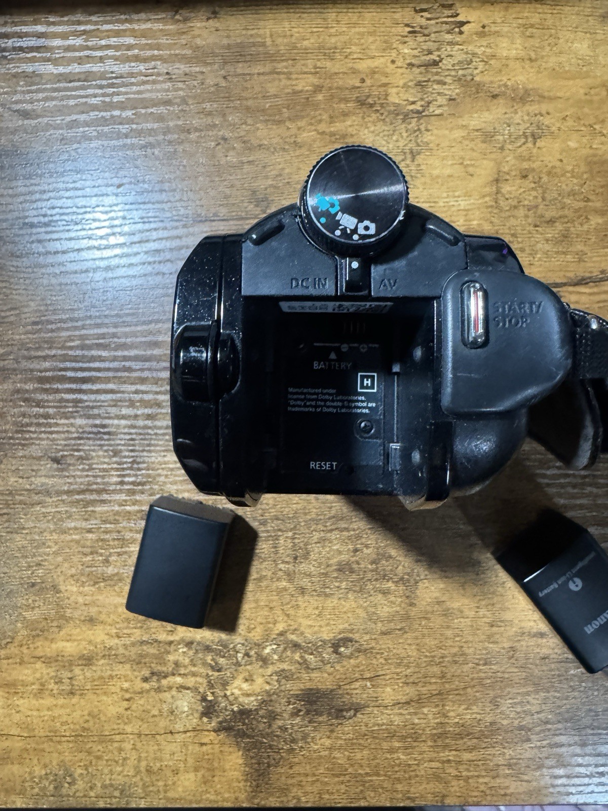 Canon VIXIA HF S11 HD Camcorder 64GB 10x Zoom Tested Works Battery Charger