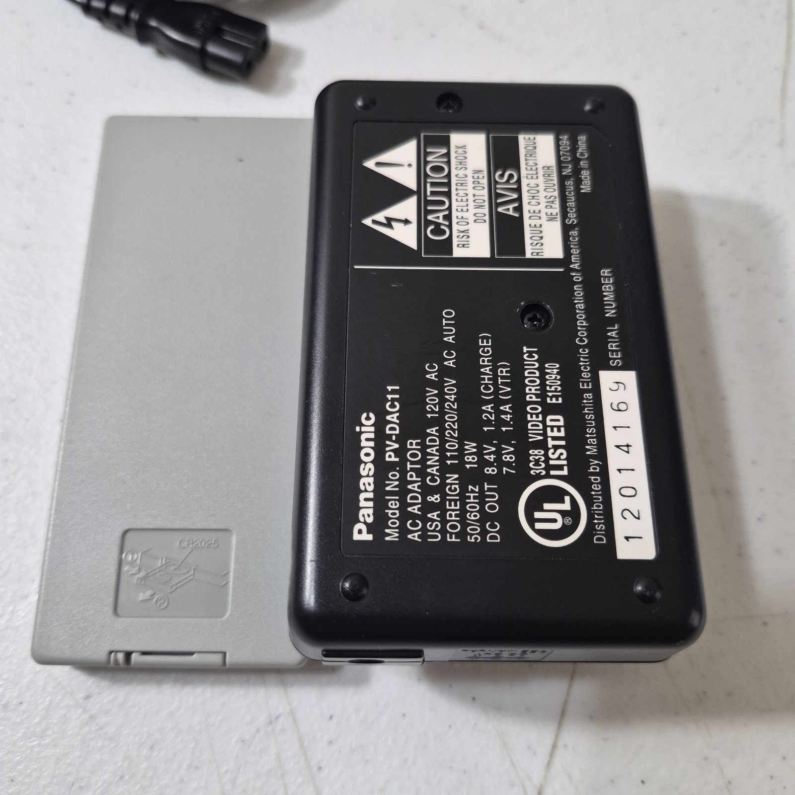Panasonic PV-DV101D 2.5″ Screen 300x Digital Zoom Mini DV Video Palmcorder