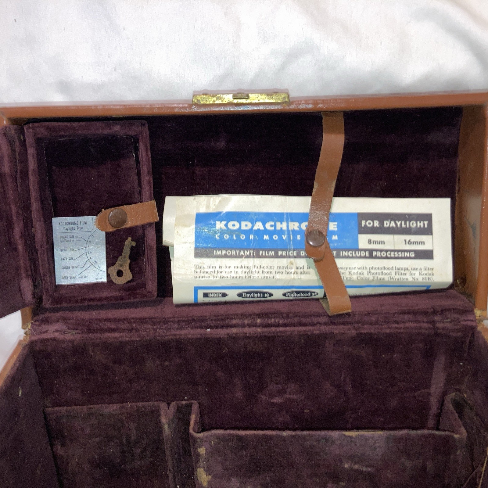Vtg Revere 16mm Magazine Load Film Movie Camera 1940’s-1950’s w/ Case Untested