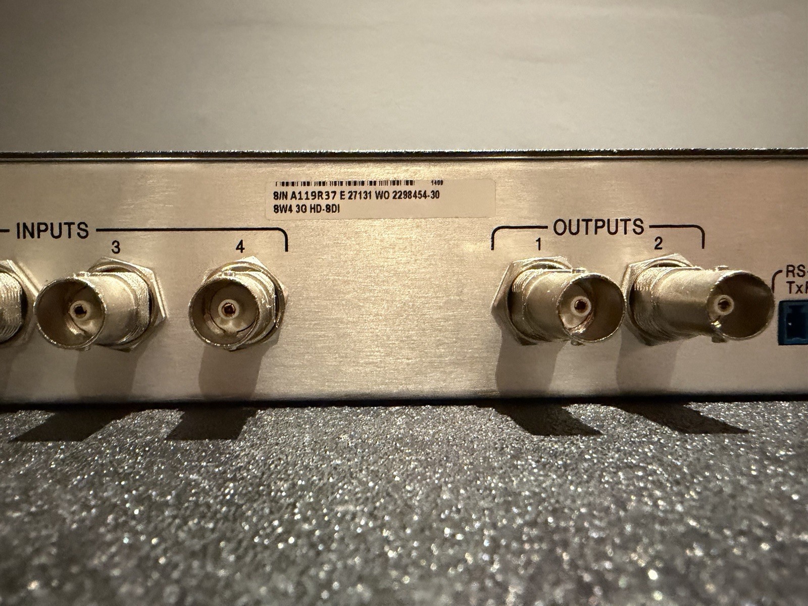 Extron SW4 3G HD-SDI 4×2 Switcher 3G/HD/SD-SDI RS-232 Tabletop Crunch and Punch