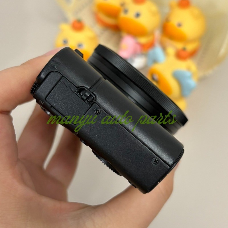 Sony Cyber-shot DSC-RX100 Compact Digital Camera 20.2 MP 3.6x Optical Zoom