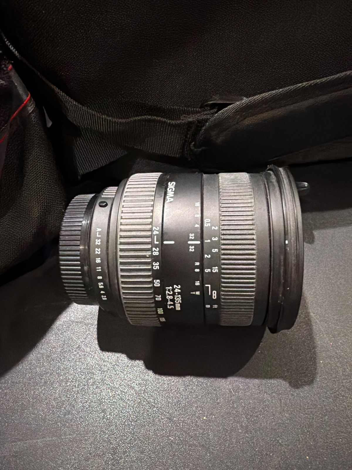 Sigma 24-135mm f/2.8-4.5D Zoom Lens Auto Focus 77mm Filter for Sigma Cameras