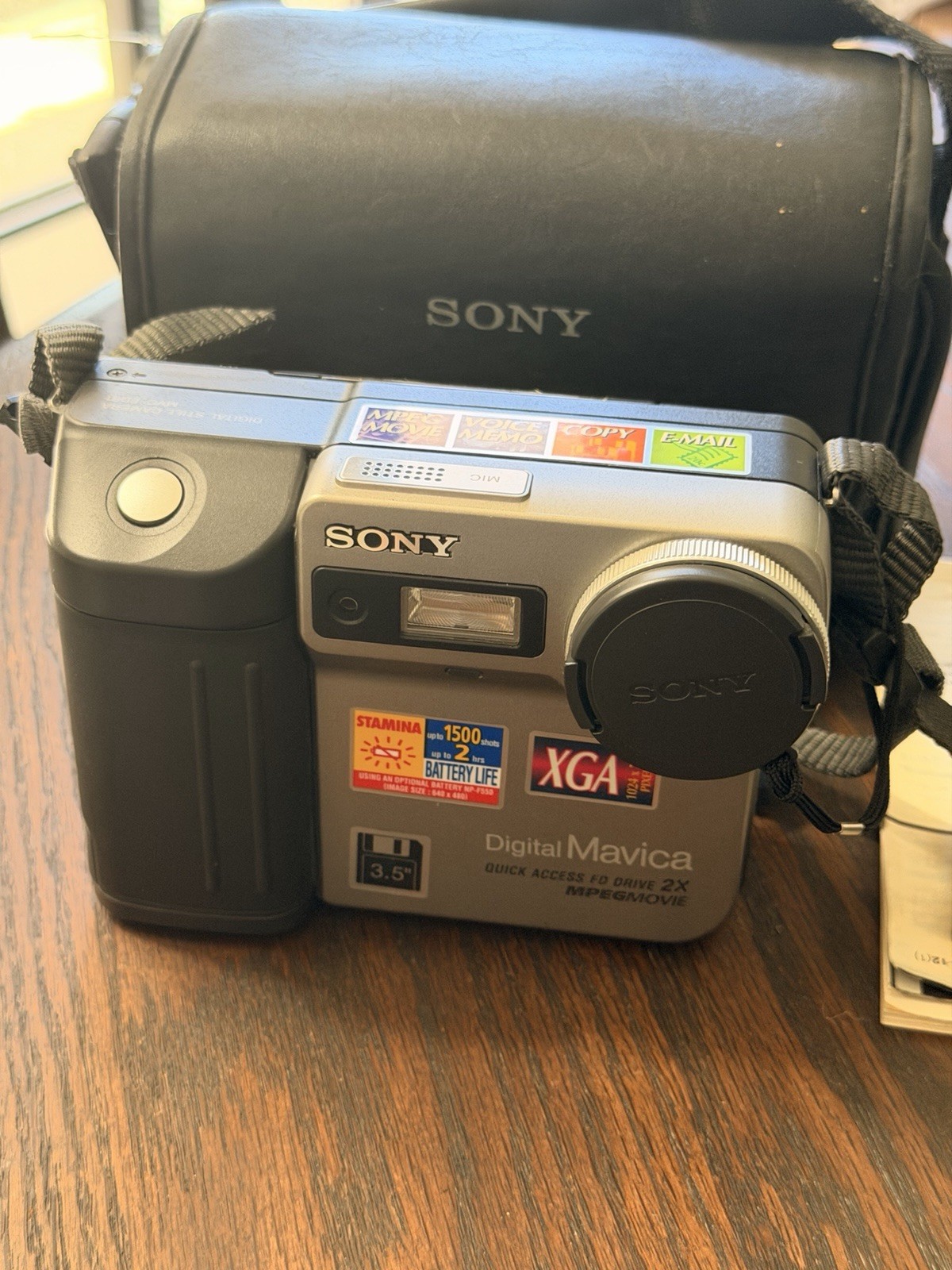 Sony Mavica MVC-FD81 0.9MP Digital Camera – Black & Metallic silver MINT TESTED