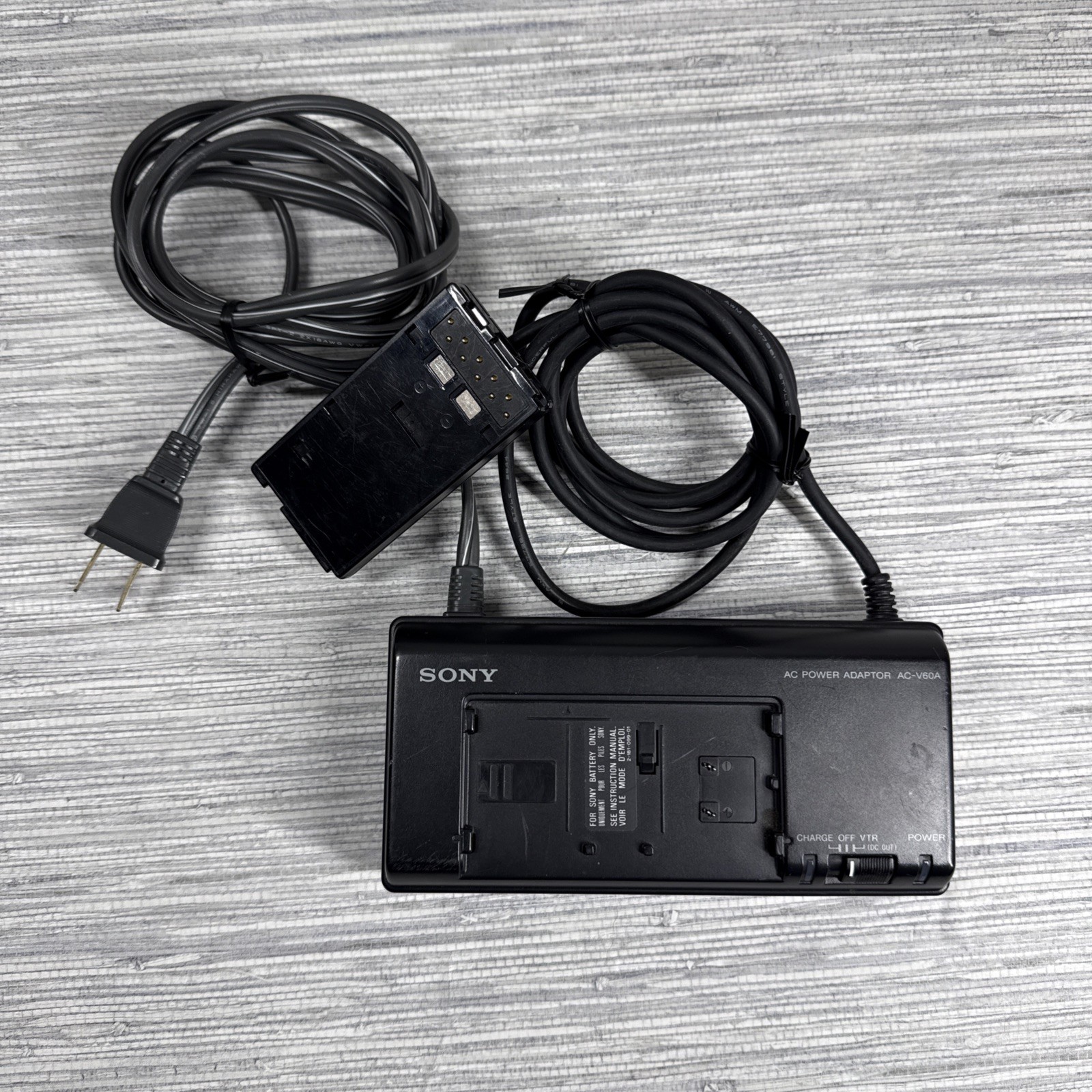 Sony AC-V60A OEM Charger Handycam Camcorder Tested/Working