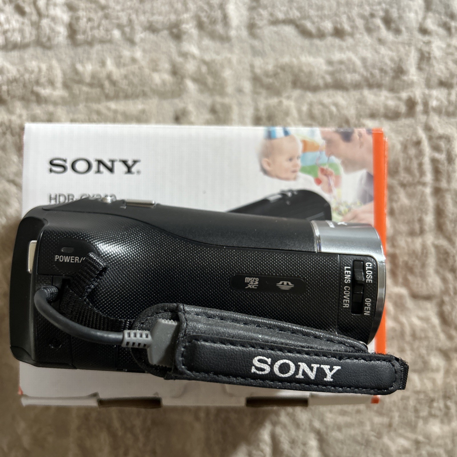 Sony CX240 Handycam Video Camera 54x Zoom 9.2MP 1080p Full HD