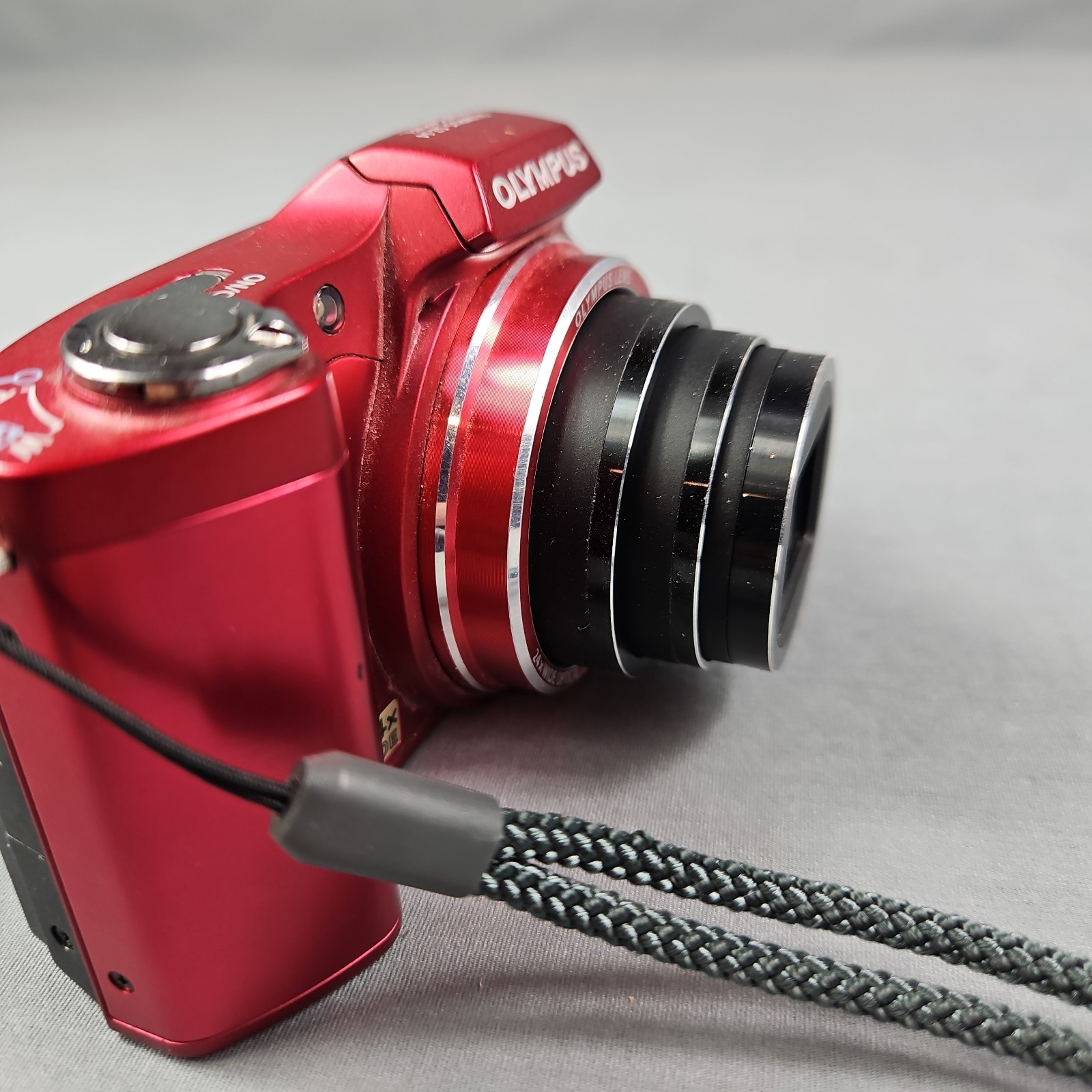 Olympus SZ-14 14MP Digital Camera 24x Zoom Red with Batteries No Charger TESTED