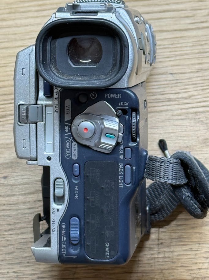 Sony DCR-PC100 MiniDV Camcorder Nightshot NTSC -Power Issues- Free Shipping