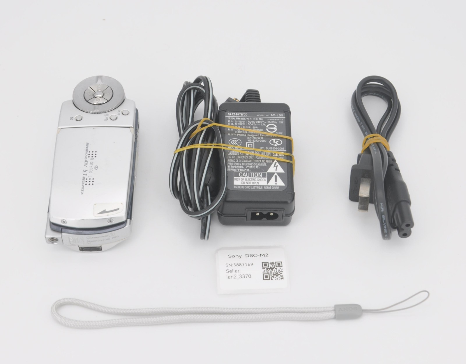 Near Mint –Sony Cyber-Shot Digital Camera DSC-M2 ( 5.1 Megapixel )–Silver