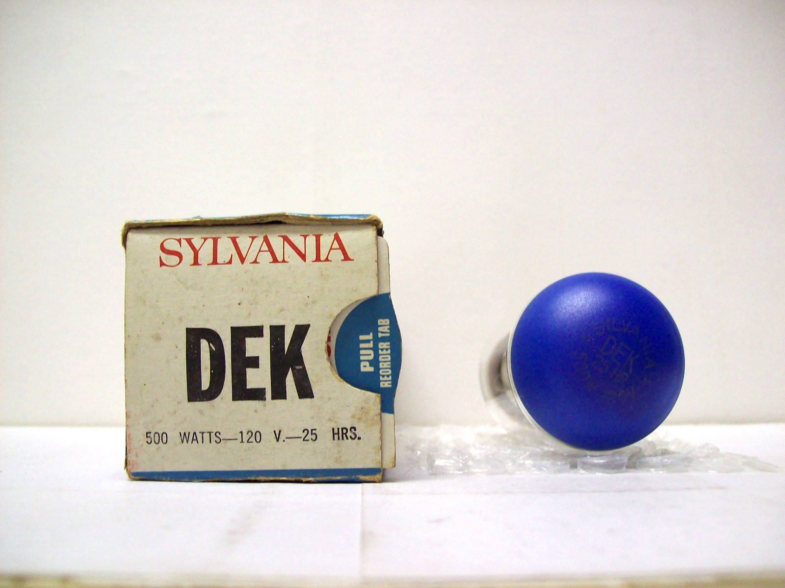 DEK (DFW/DHN) Projector Projection Lamp Bulb 500W 120V Sylvania AVG. 25-HR LAMP