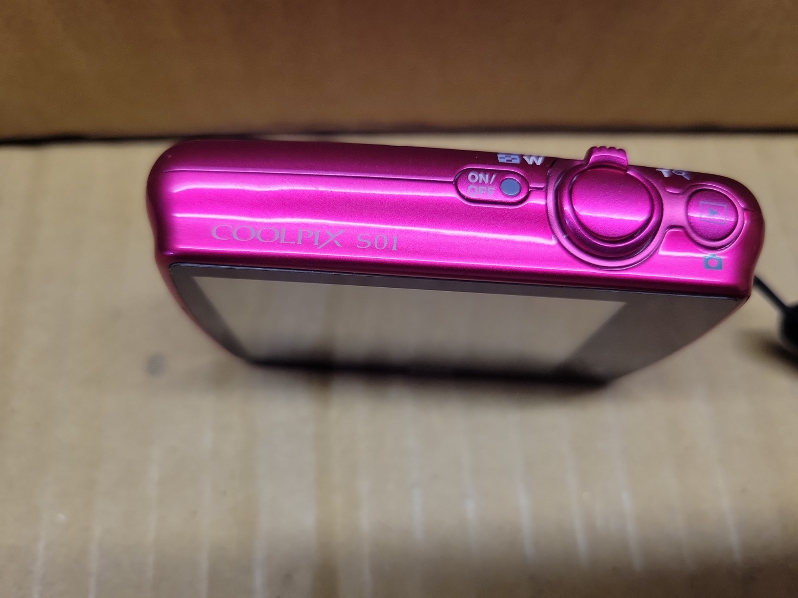 Nikon Coolpix S01 Digital 10.1MP 3x Zoom Digital Camera w charger – Pink B16