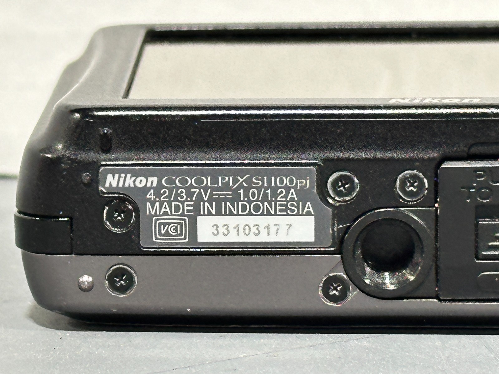 Nikon Coolpix S1100pj 14.1 MP 5x Optical Zoom Compact Digital Camera Read Desc.