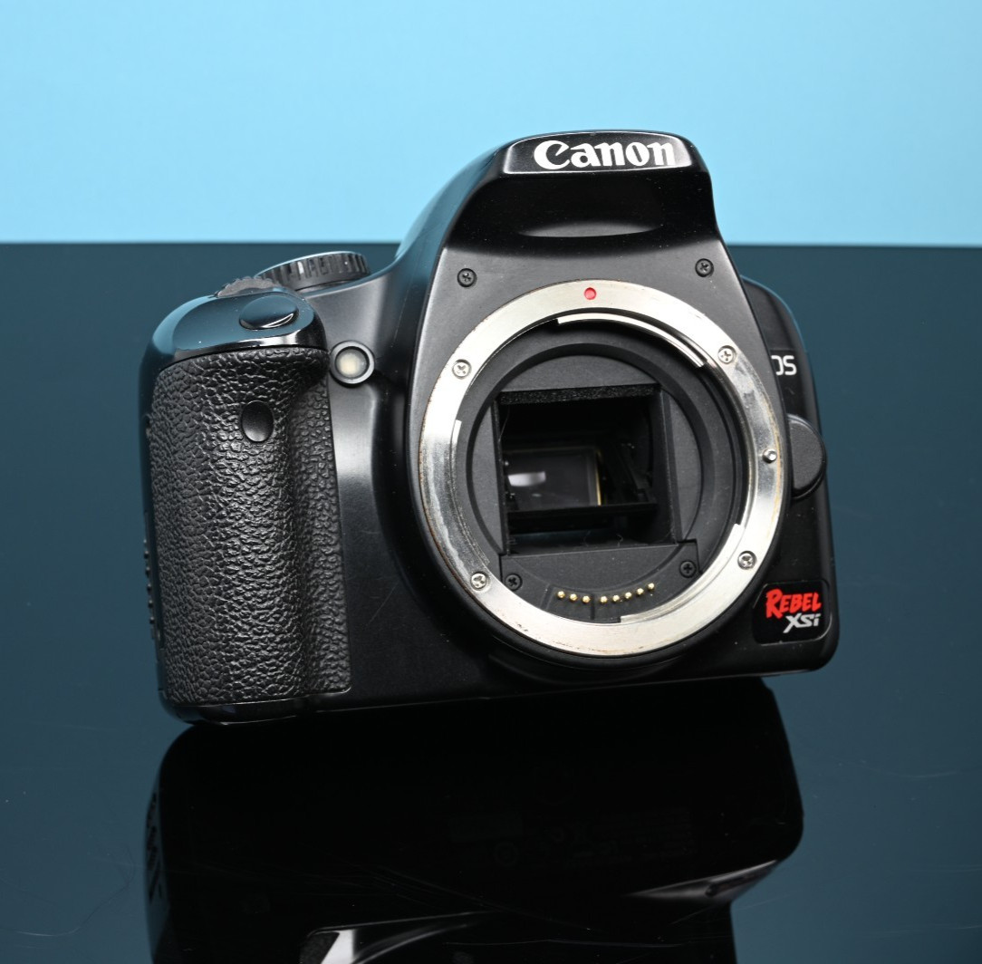 Canon EOS Rebel XSi DSLR Black Digital Camera Body Tested w/Charger 2 batteries