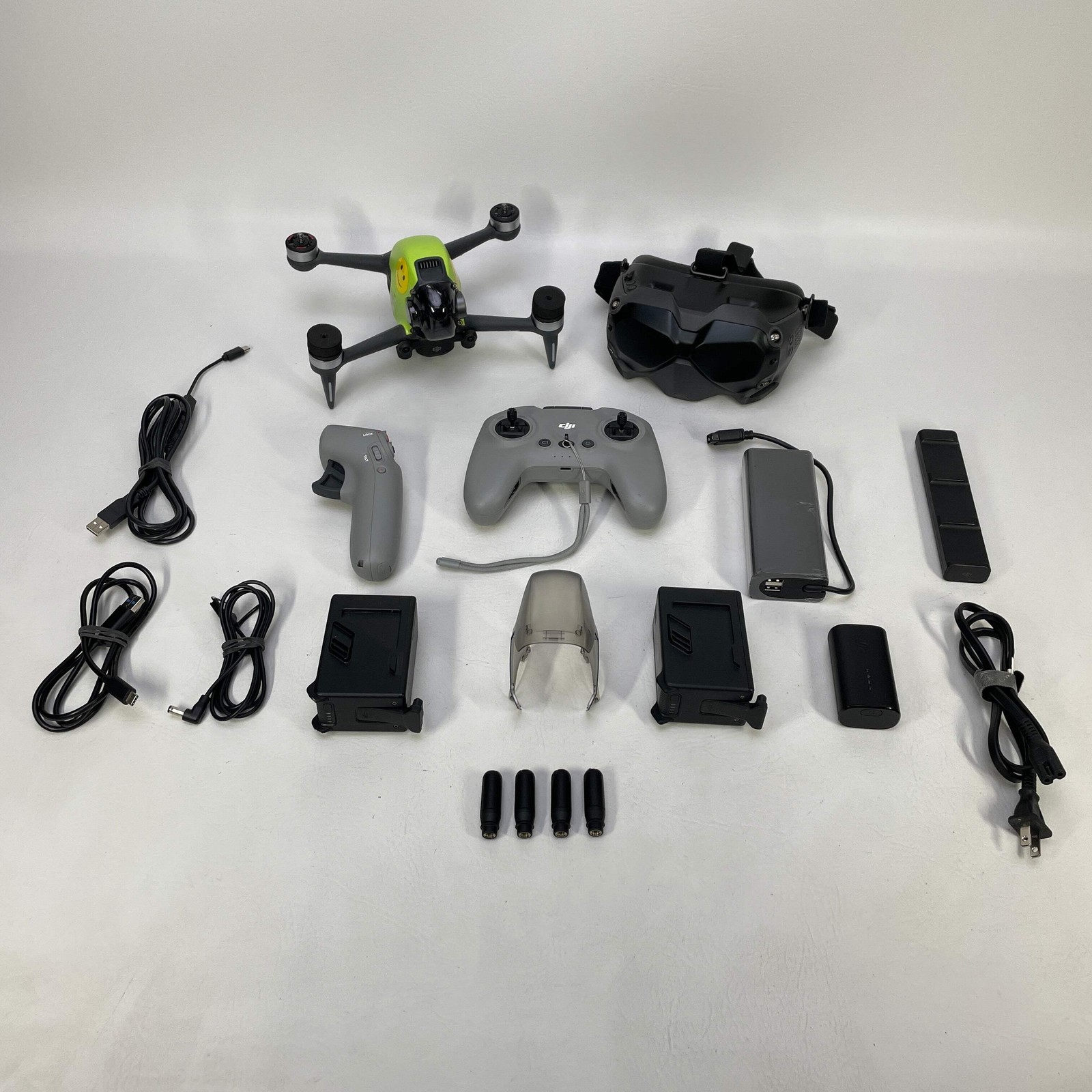 DJI FPV Drone Combo w/Goggles V2 Remote Controller Fly