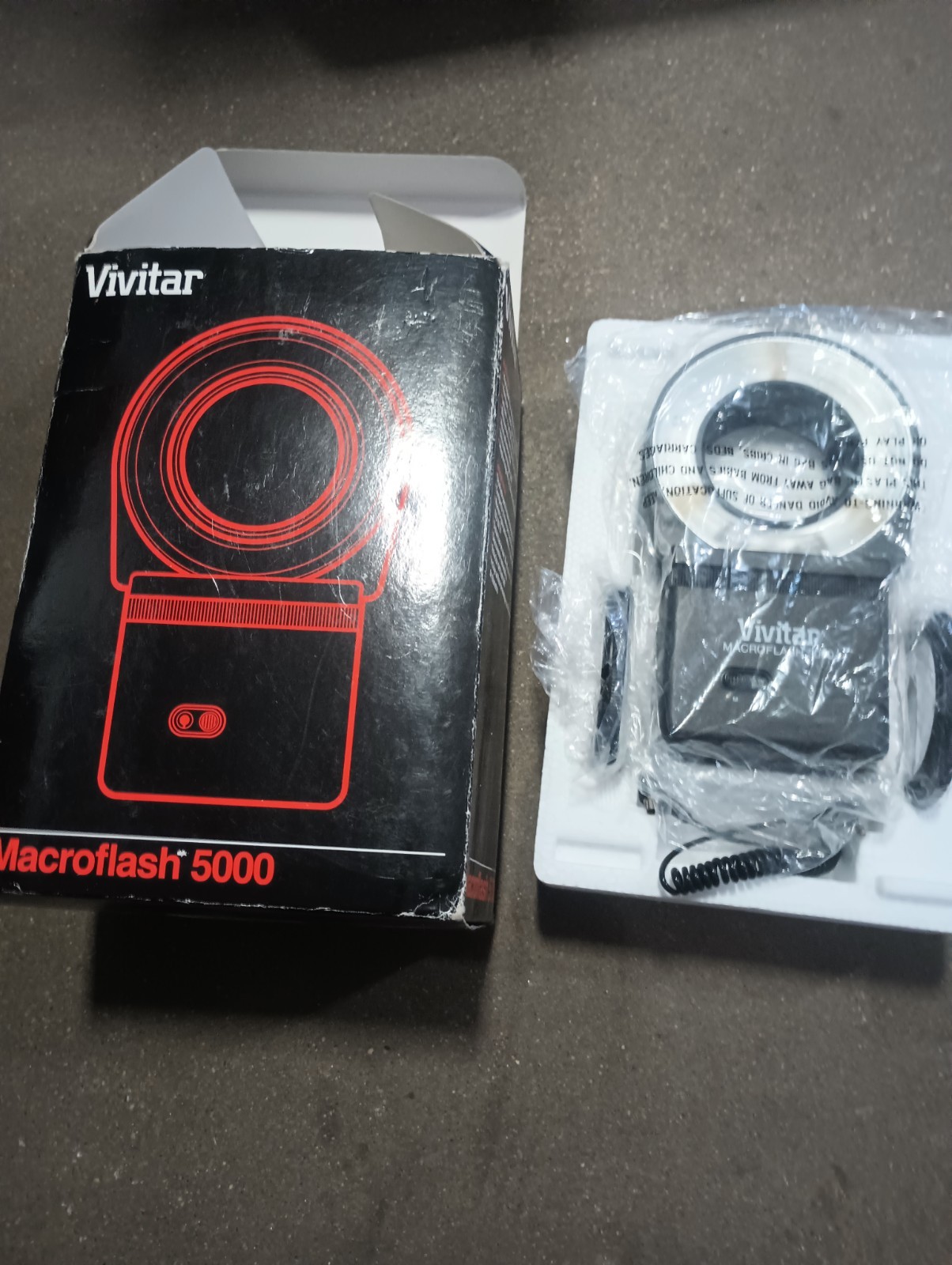 Vivitar – Macroflash 5000 + Adapter Rings + Sync Connector – New