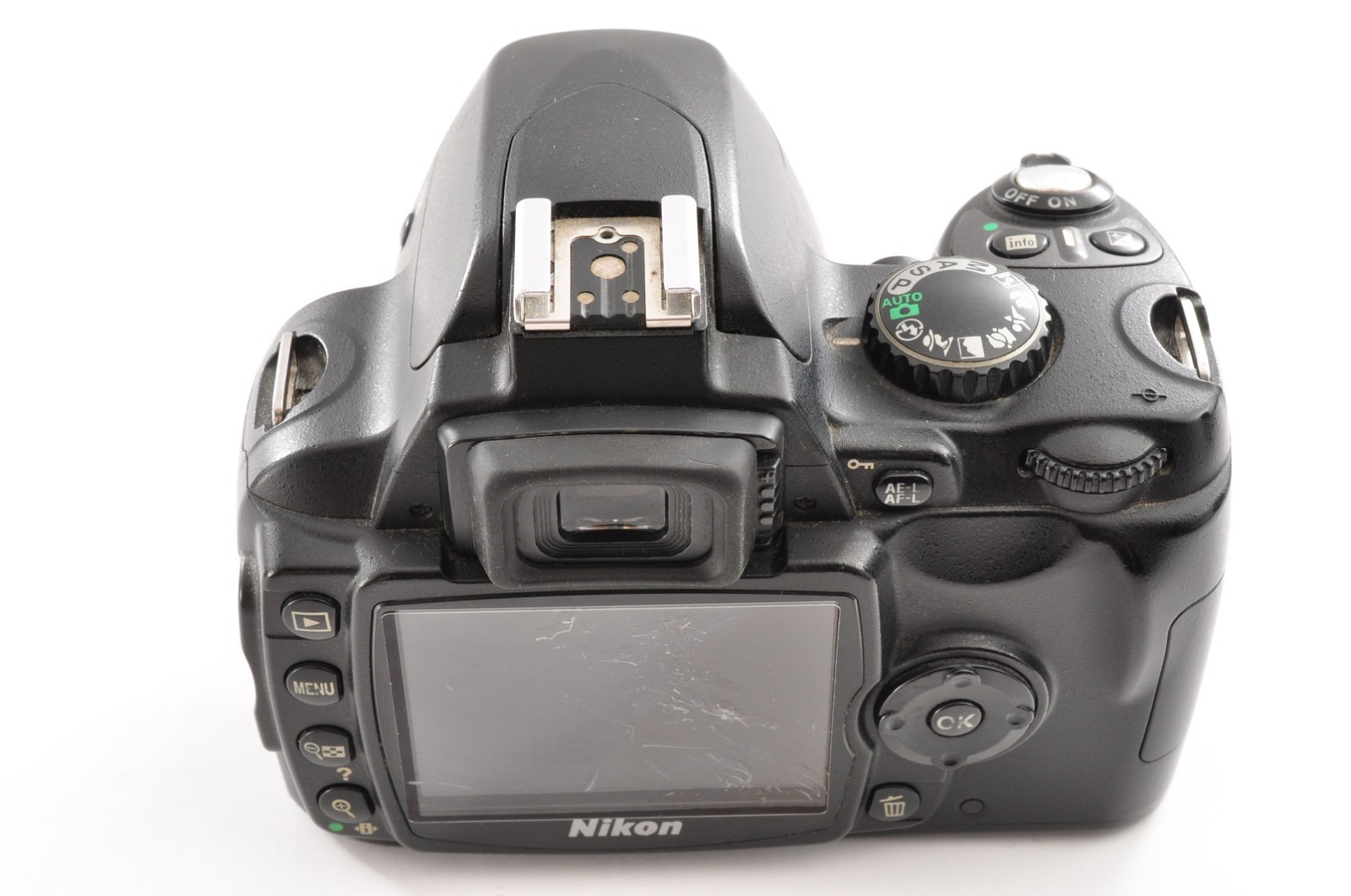 Nikon D40 DSLR Digital Camera w/ AF-S DX 18-55mm f3.5-5.6G VR Lens from JAPAN