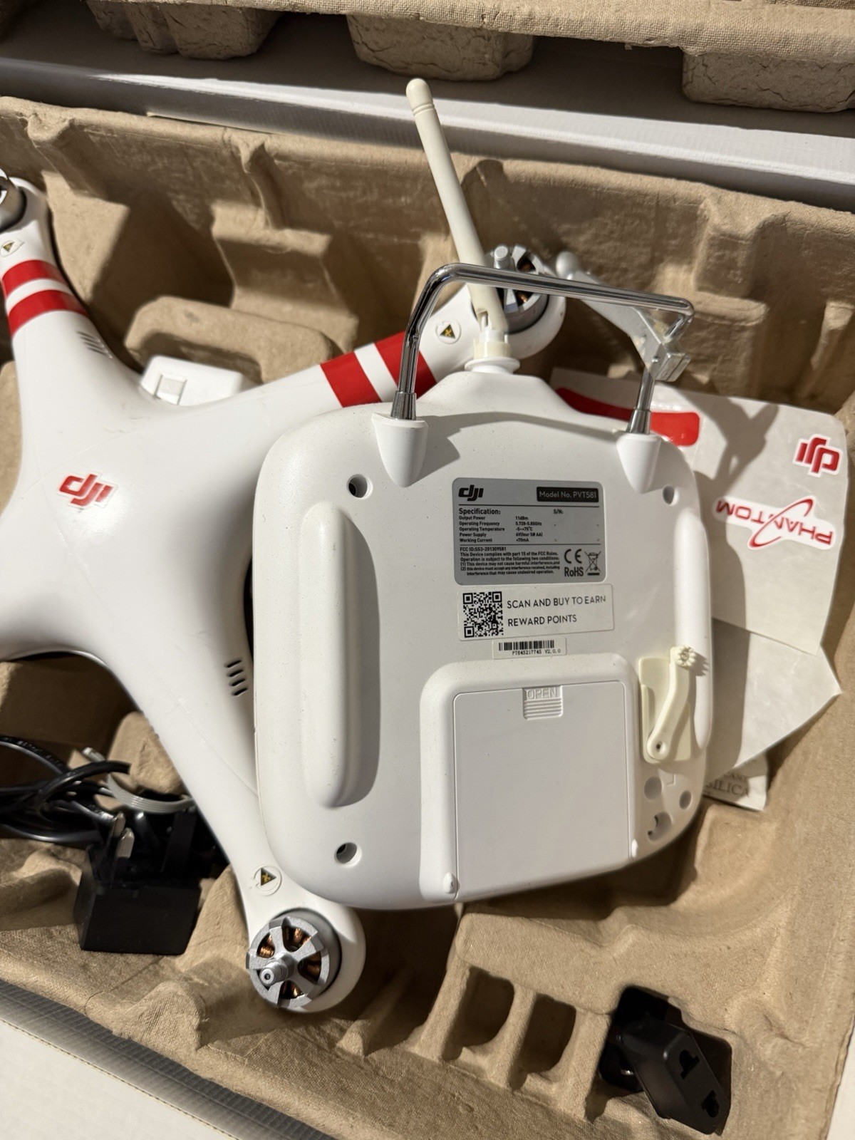 DJI Phantom FC40 Quadcopter Drone w/ Battery Charger & Accessories