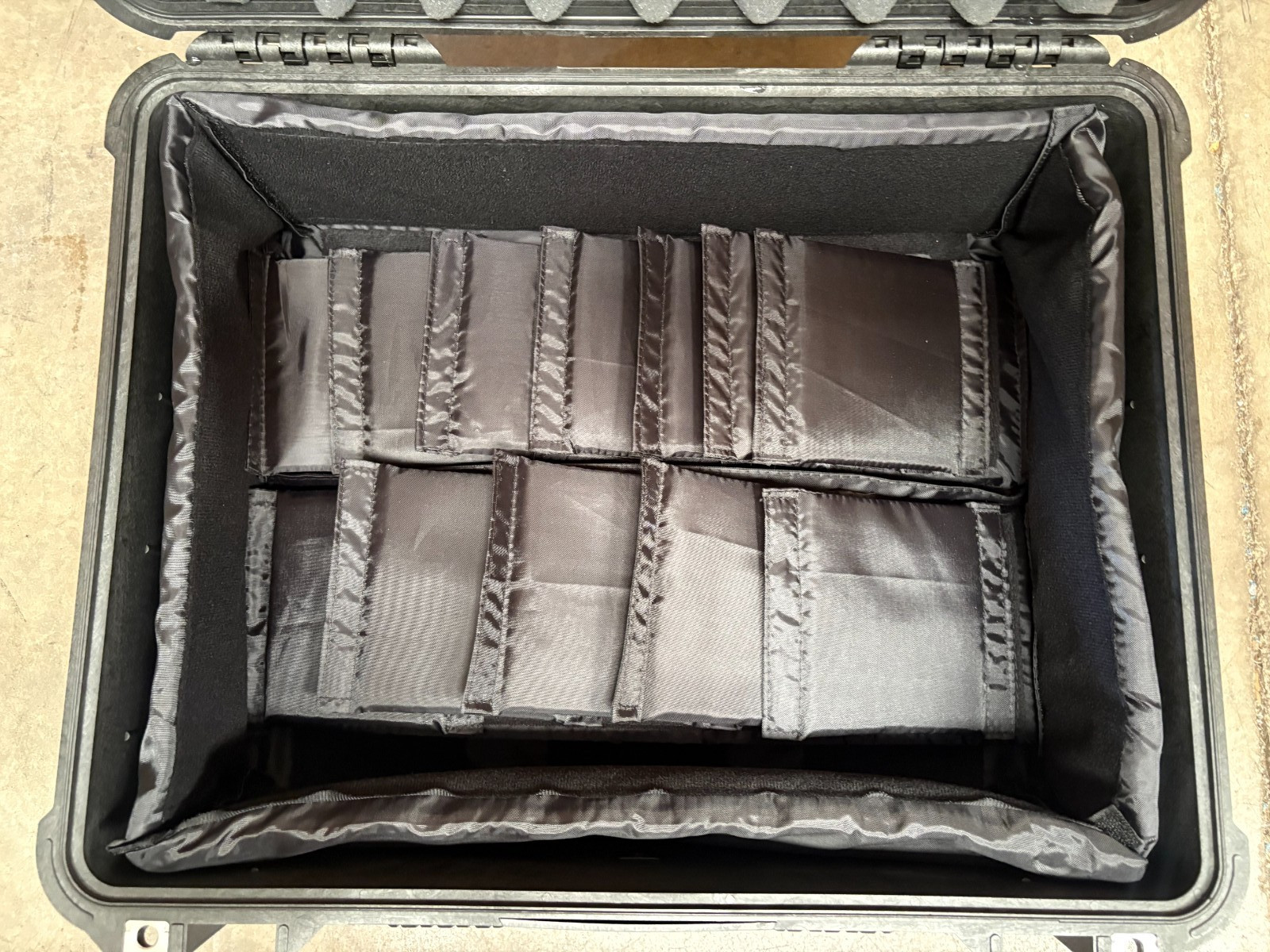 Pelican 1550 W/ PADDED DIVIDERS! | 20.66 x 17.2 x 8.4 in | iM2450 Equiv