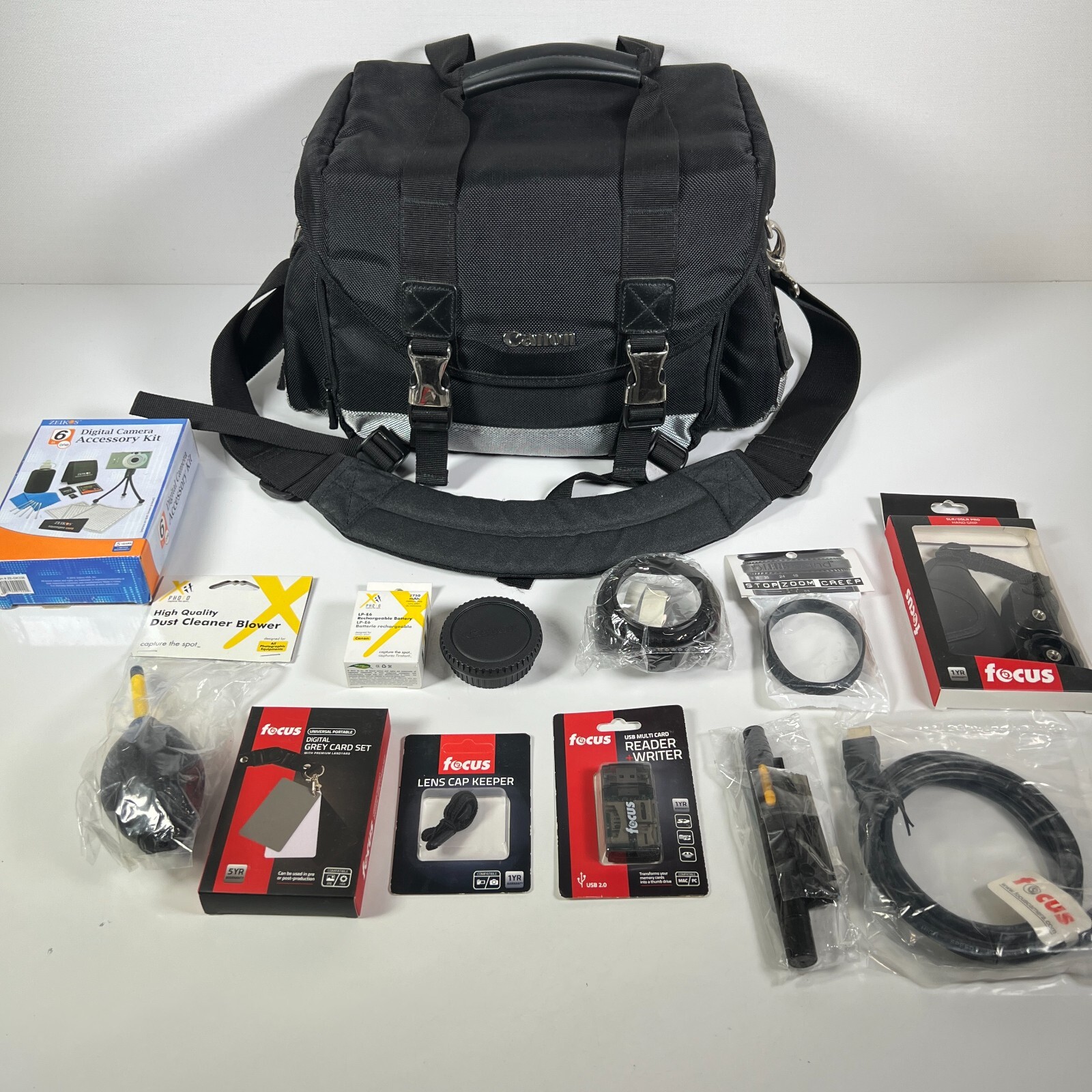 Canon Digital DSLR Camera Carry Shoulder Bag 100DG Battery & Accessory Kit Lot