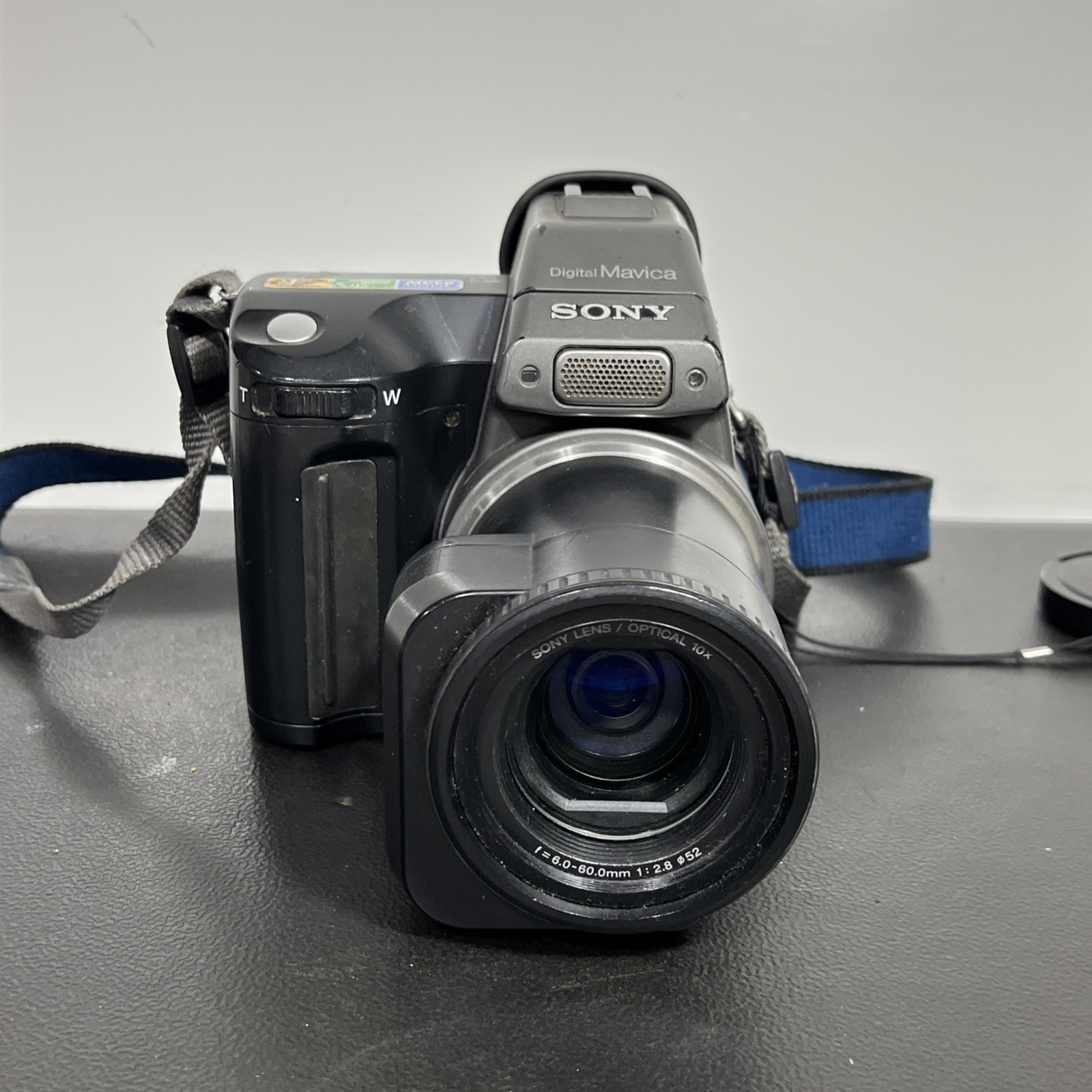 Sony Mavica MVC-FD95 2.1MP Digital Camera – Black & Metallic gray, Untested