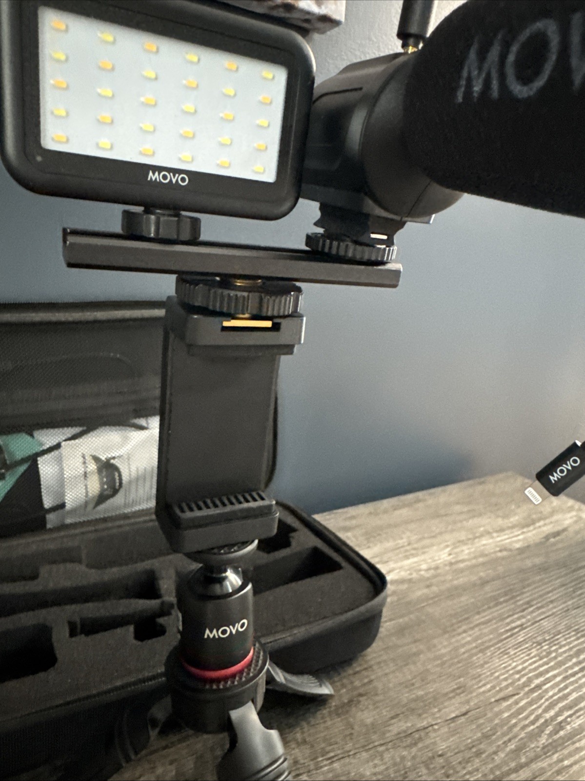 Movo iVlog-Interview iPhone Vlogging Kit with Mic, Phone Mount, Tabletop