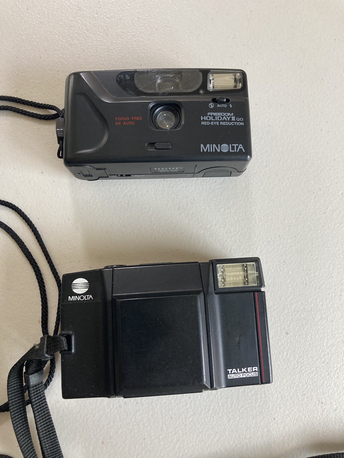 LOT 4pc Minolta & Vivitar 35mm Point & Shoot Cameras All 4 Price Of One