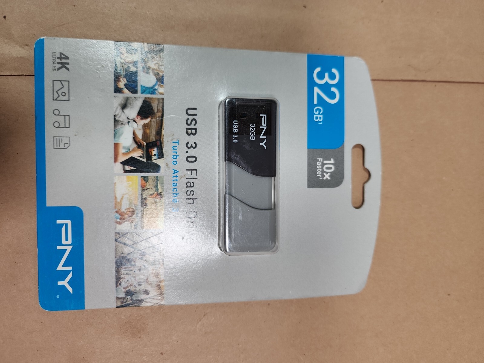 New PNY 32GB Turbo Attaché 3 USB 3.0 Flash Drive – (P-FD32GTBOP-GE) 10 X Faster