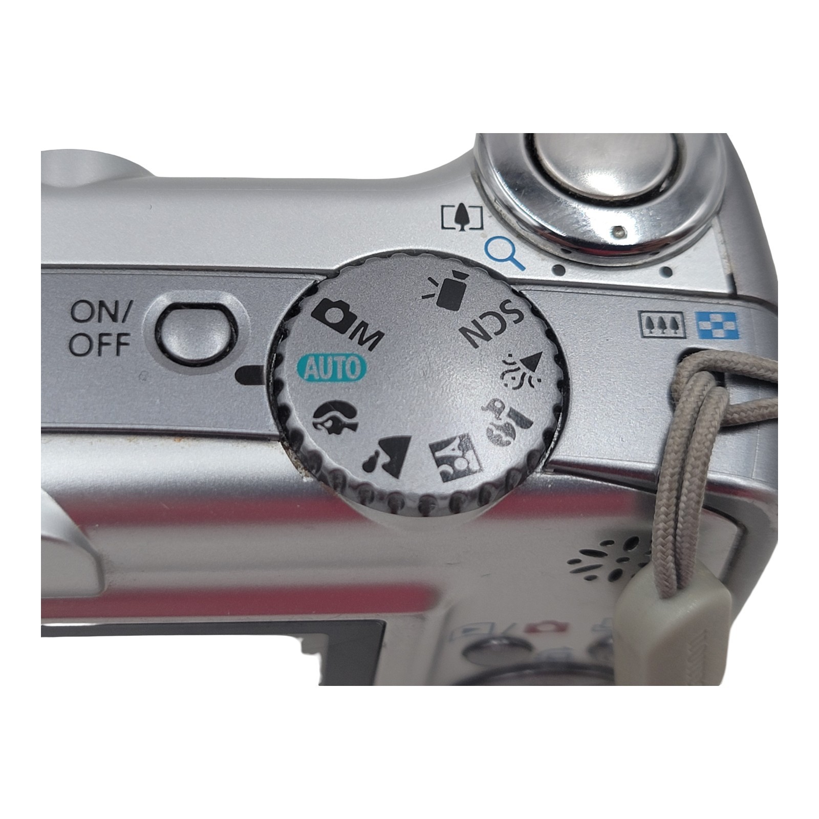 Canon PowerShot A560 Silver 7.1MP 4X Optical Zoom Built-in Flash Digital Camera