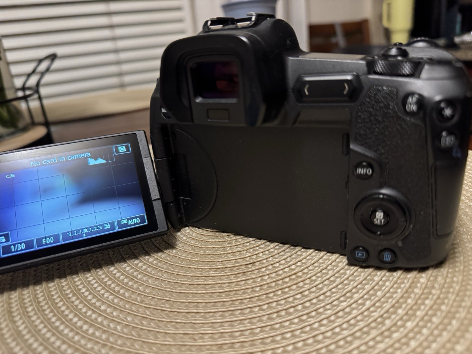 Canon EOS R 30.3MP Mirrorless Camera Body w/ charger!
