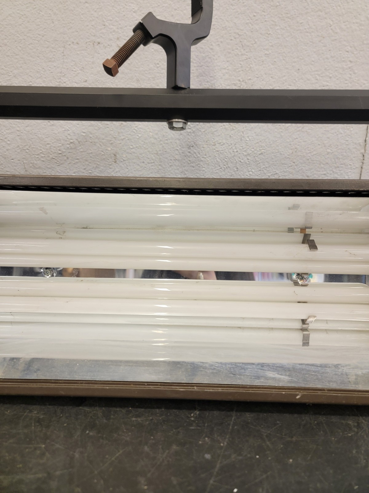 Brightline 1.2N 120V Studio Light Fixture Tested Working 👁