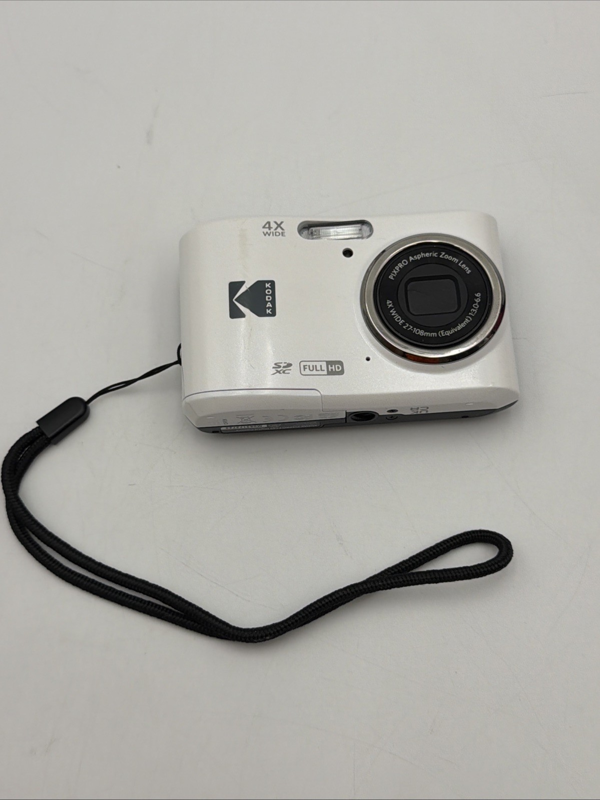 Kodak PIXPRO FZ45 Compact Camera 16MP 4x Zoom 720p HD 2.7in White