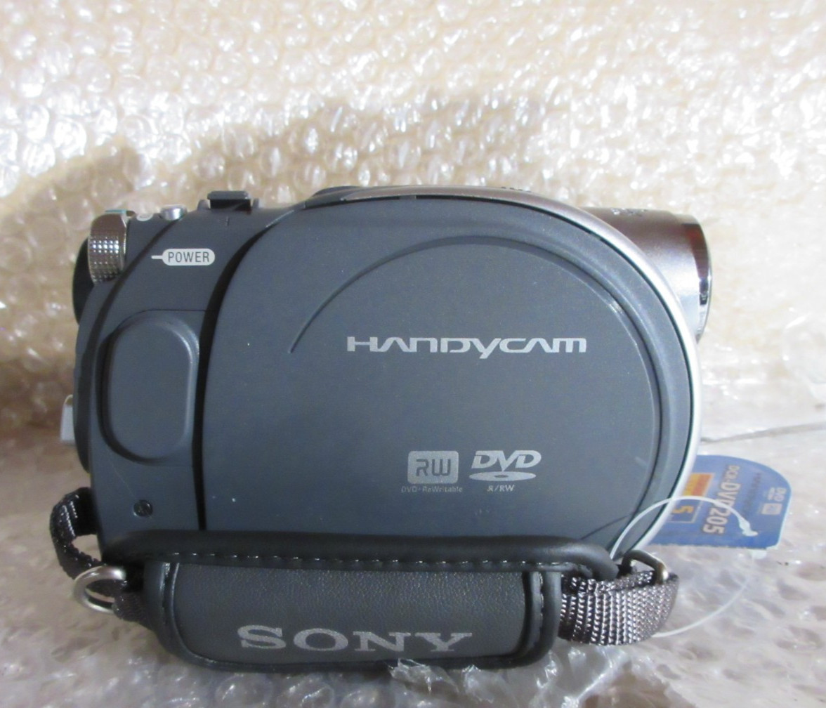 Sony DCR-DVD205 Handycam Optical Zoom Video Camera Camcorder Nightshot