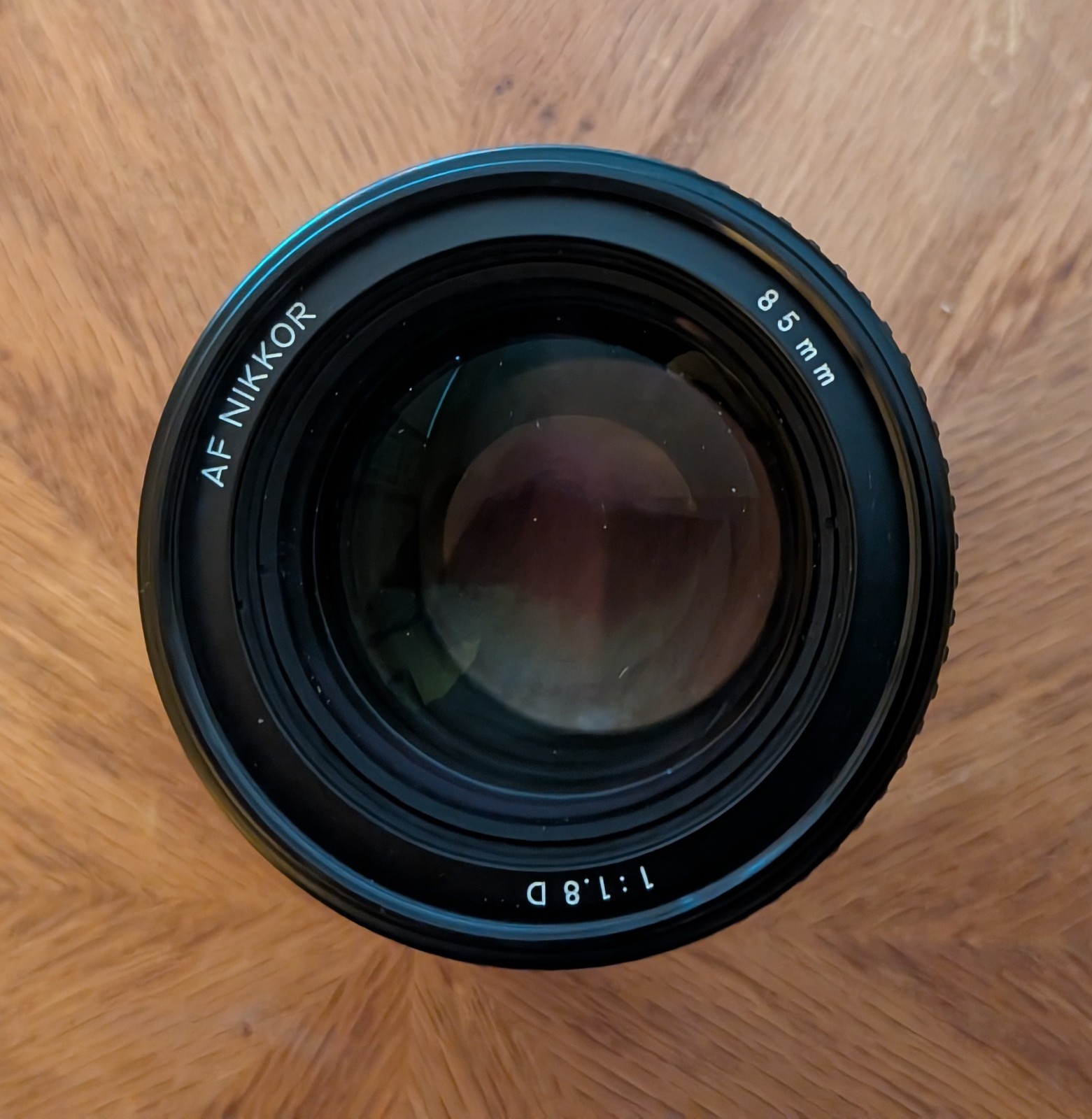 Nikon Nikkor AF 85mm f/1.8 D AF Portrait Lens for Nikon F Mount Cameras