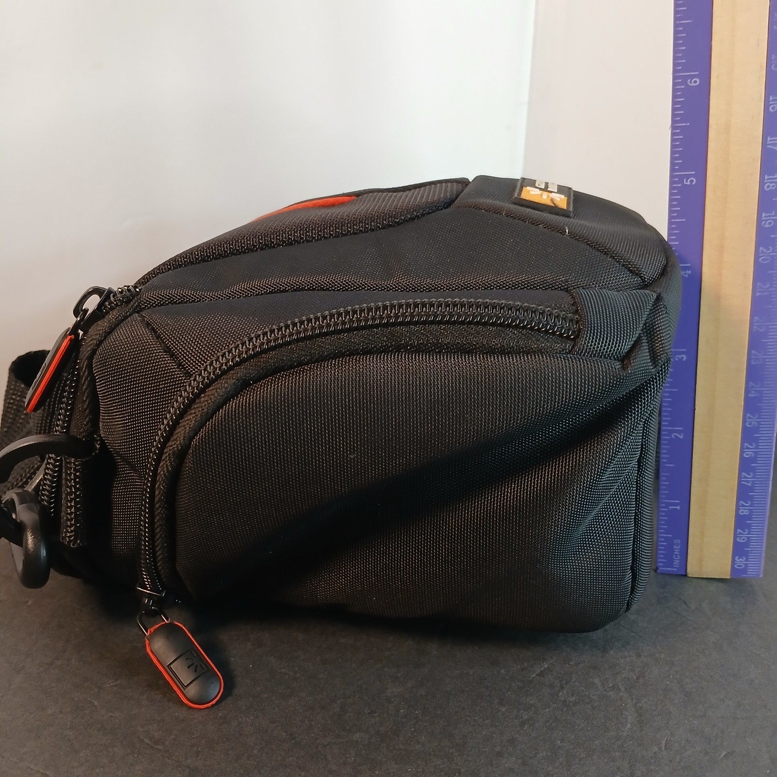 Case Logic Padded Camera Carry Shoulder Bag Belt Loop & Accessory Compartments