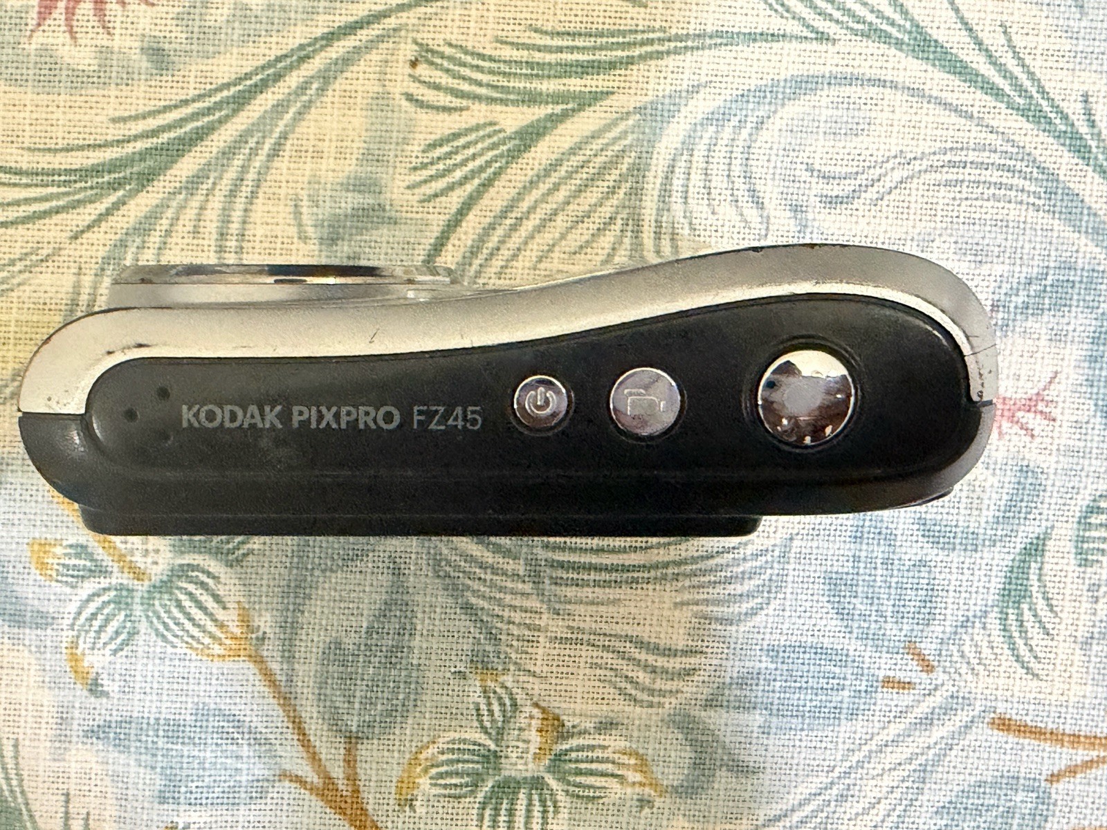 Kodak Pixpro FZ45 Silver Digital Camera 16.0 MP 4x Zoom