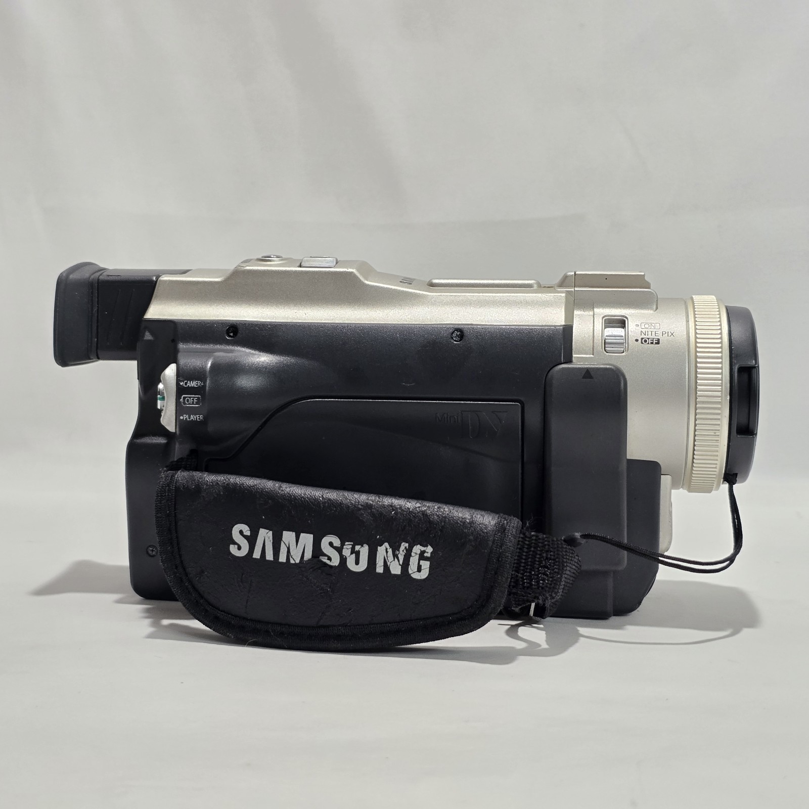 Samsung SCD80 Mini DV Digital Camcorder 400x Zoom + AA-E7 AC Power Adapter READ
