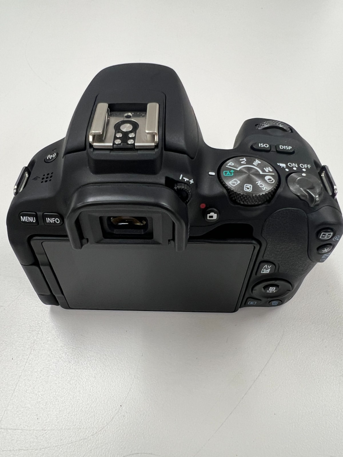Canon EOS Rebel SL2 Body + Charger