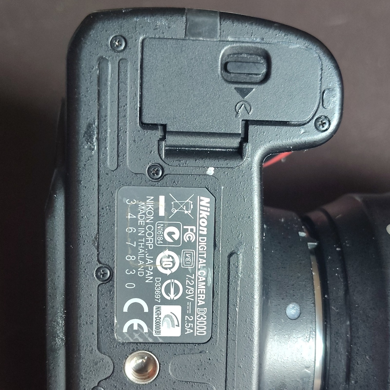 Nikon D3000 10.2MP Digital SLR Black, 18-105mm VR Lens, Auto Focus