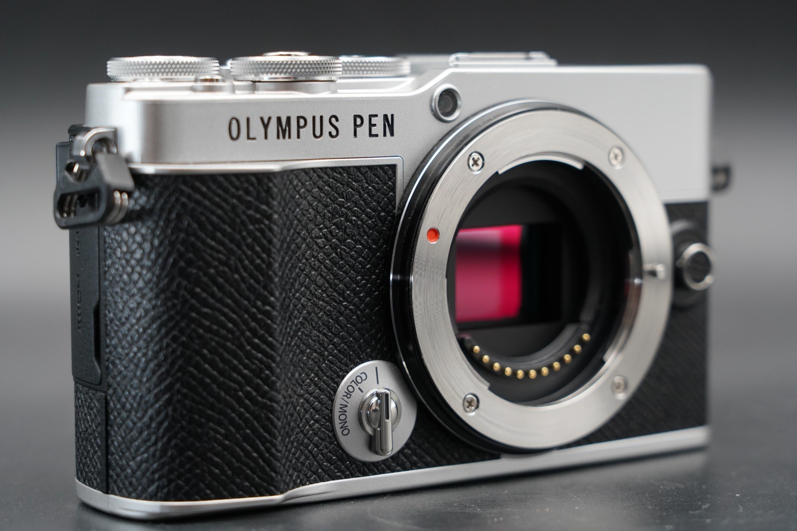 2061 cuts!! OLYMPUS PEN E-P7 Digital Camera Body Silver 10965