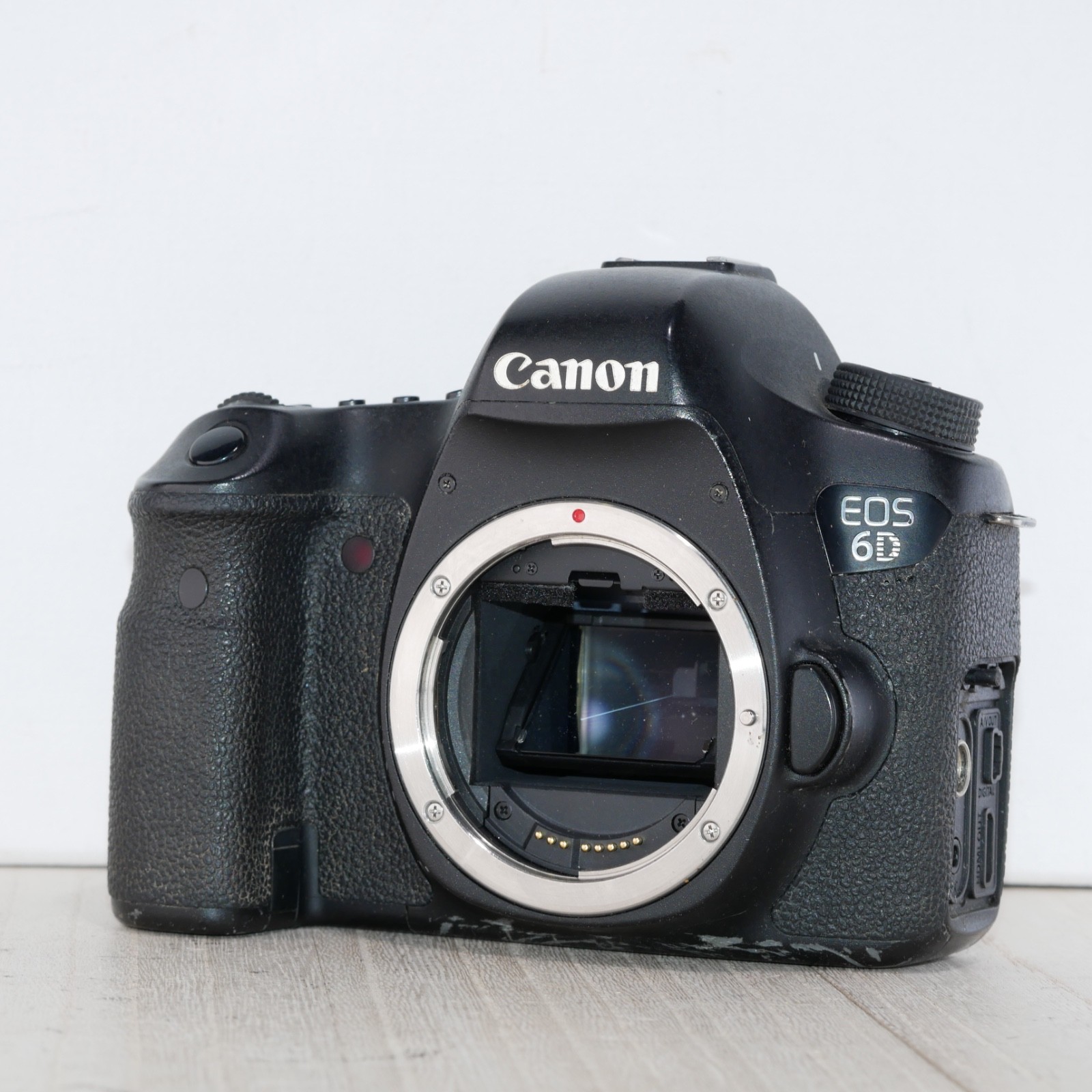 Canon EOS 6D 20 MP Digital DSLR Camera Body *P/R* 14,936 SHUTTER *SEE DESCR*