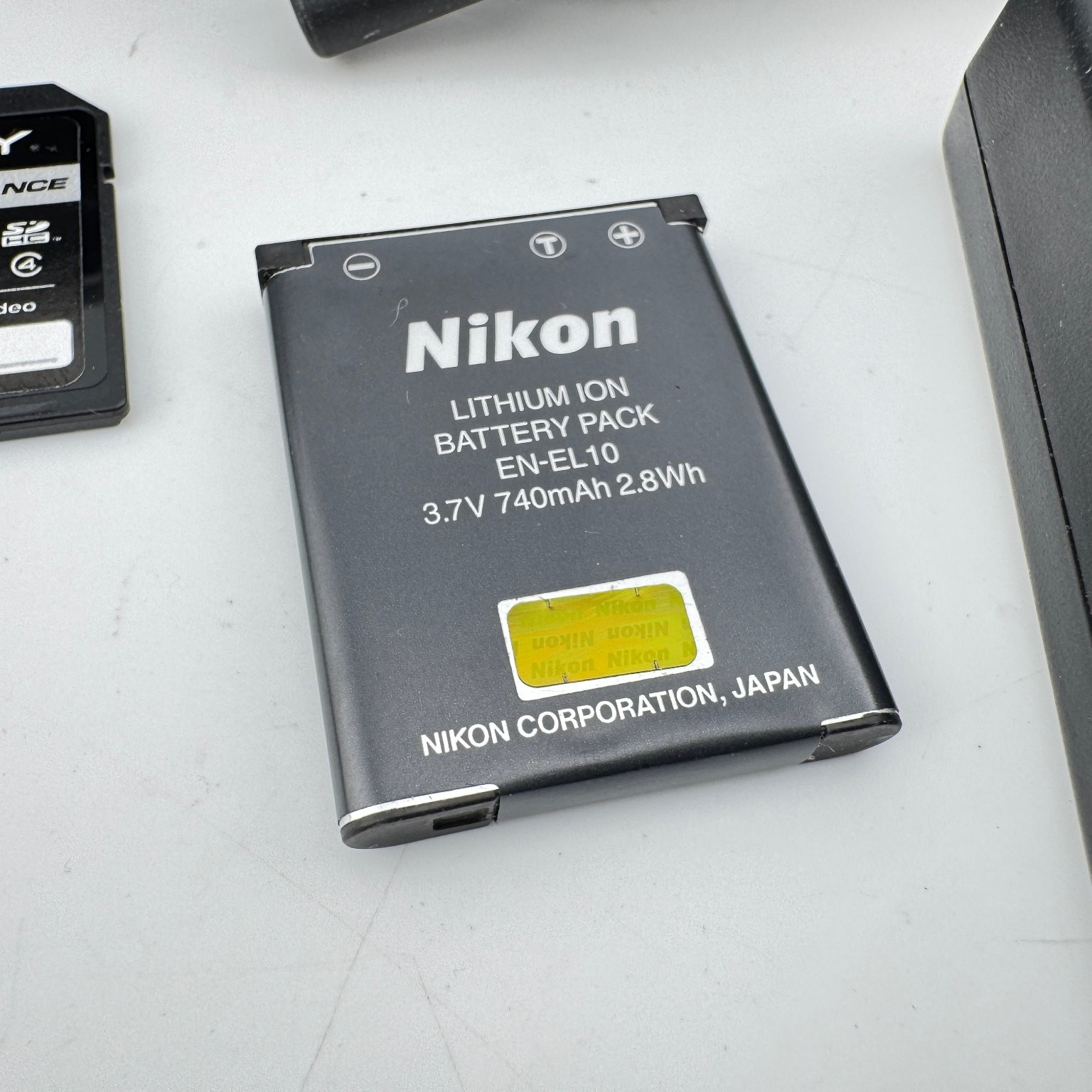 Nikon COOLPIX S570 Digital Camera 12.0MP 5x Zoom 2.7″ LCD SD Card Charger WORKS
