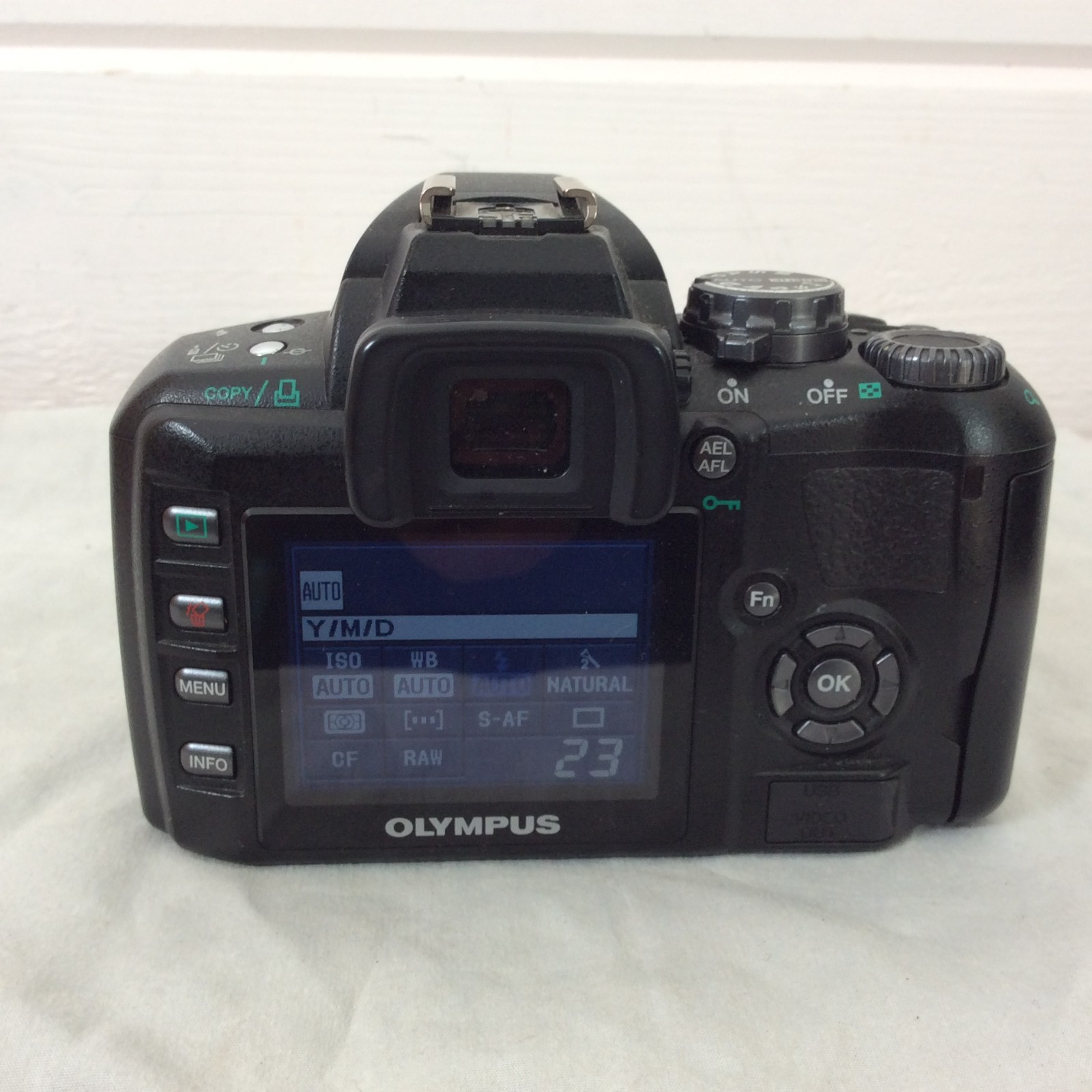 Olympus Evolt E-400 10MP Digital SLR with 14-42mm Lens – Battery Door Problem